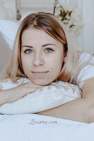 183715 - Irina Age: 32 - Russia